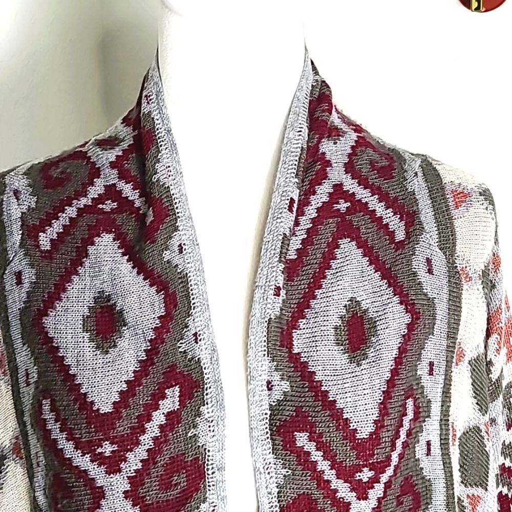 Charlotte Russe Gray & Maroon Cardigan Wrap with Fringe Accents, Size Medium - Picture 3 of 8